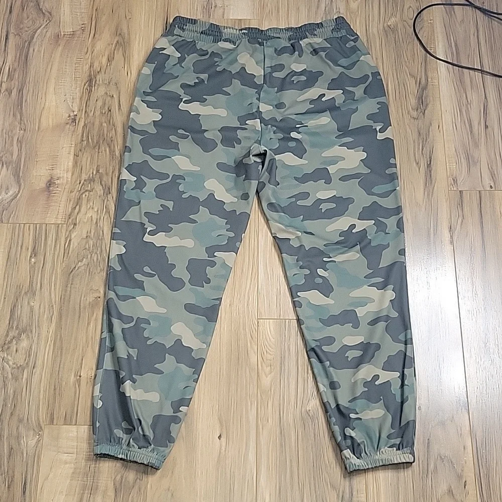 Zac & Rachel Camo Joggers - Picture 13 of 13
